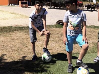 Fußball und Basketball im JuKi