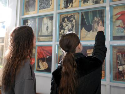 Kunstausstellung zum Leben und Werk von Curt Bloch am Stadtgymnasium